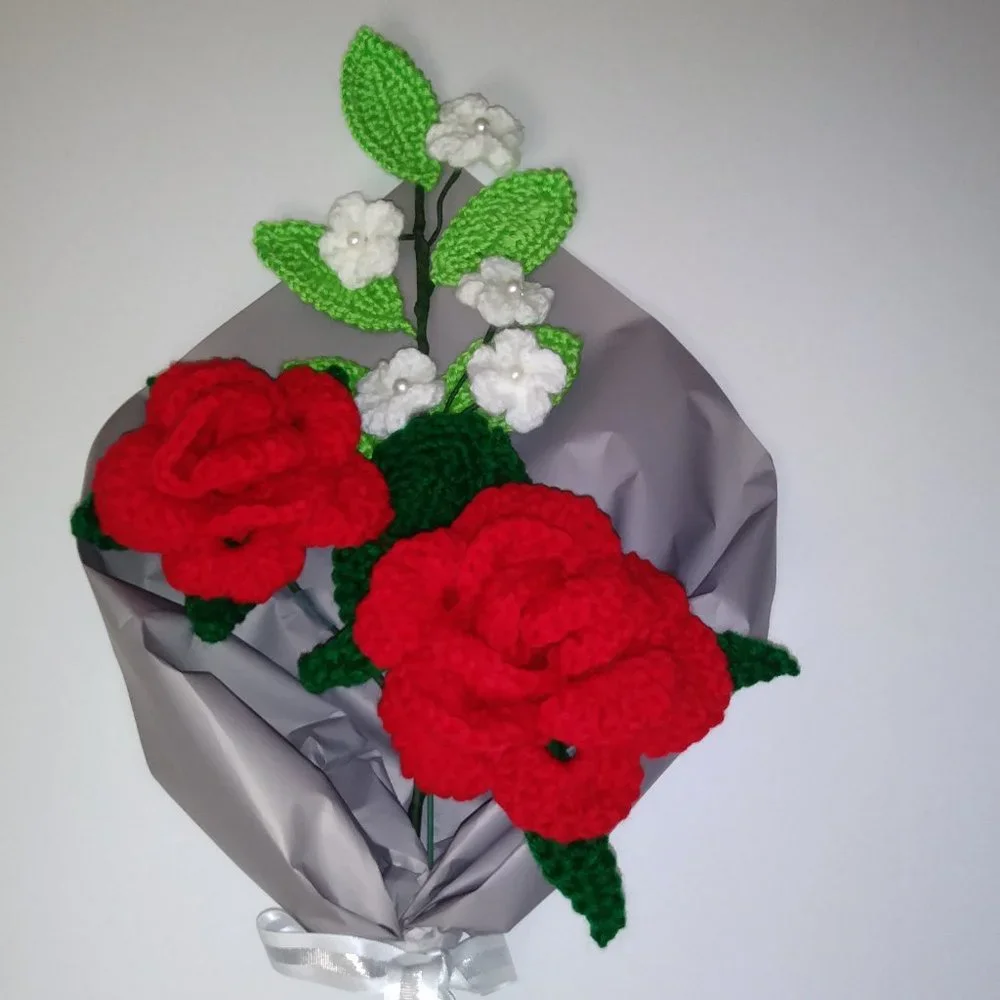 Crochet rose bouquet, handmade, personalized gift for girlfriend, home decoratio